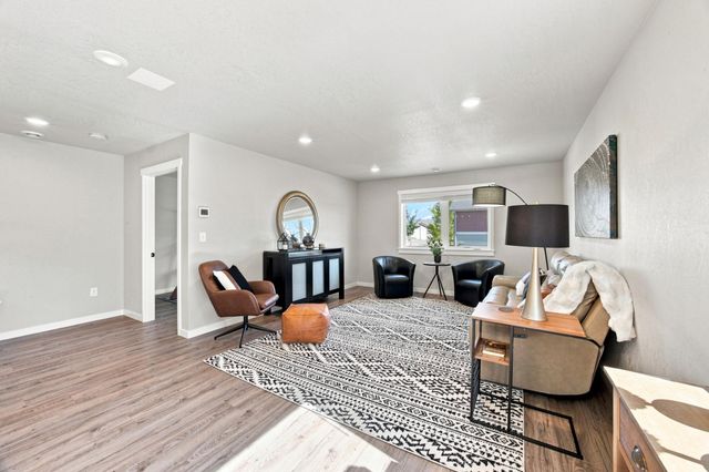 1102 LILAC Lane, Moorhead, MN 56560