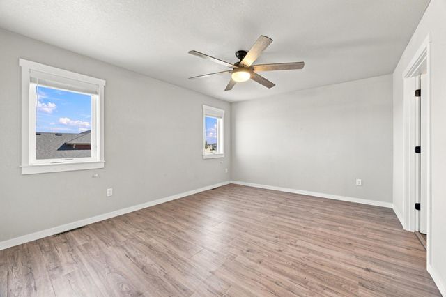 1102 LILAC Lane, Moorhead, MN 56560