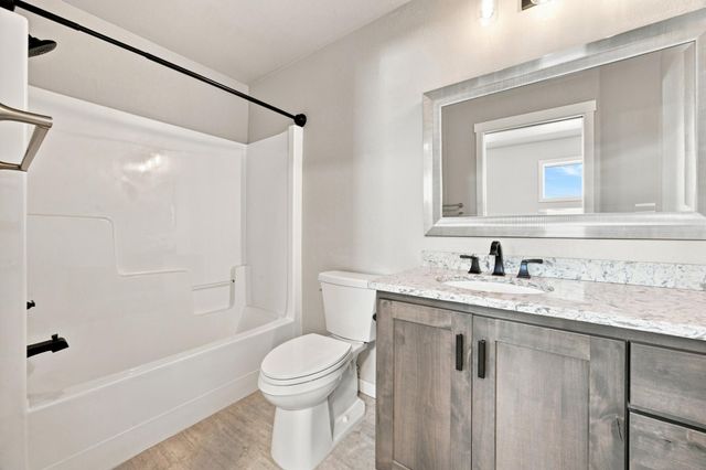 1102 LILAC Lane, Moorhead, MN 56560