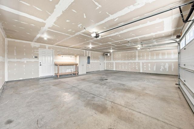 1102 LILAC Lane, Moorhead, MN 56560
