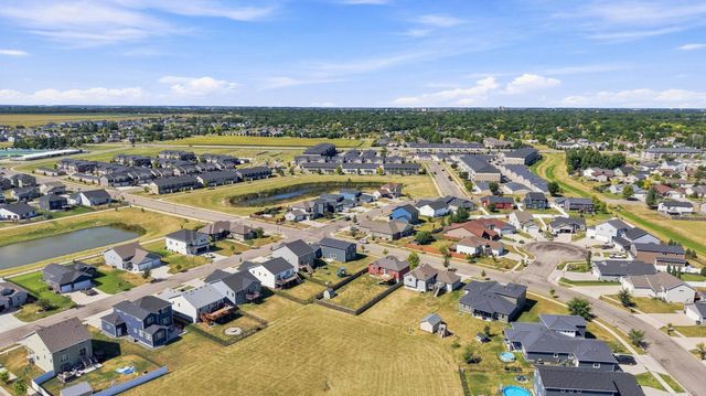 1102 LILAC Lane, Moorhead, MN 56560