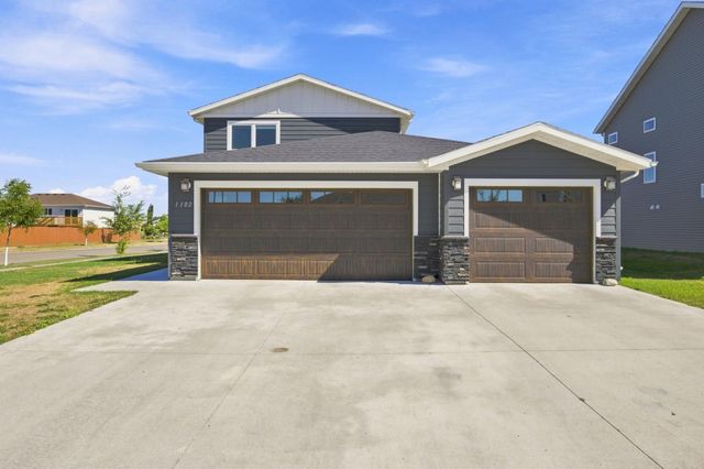 1102 LILAC Lane, Moorhead, MN 56560