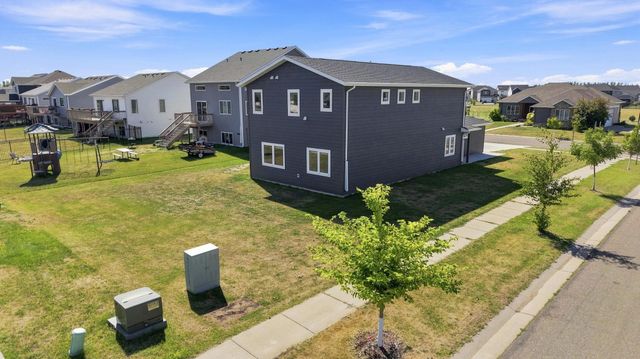 1102 LILAC Lane, Moorhead, MN 56560