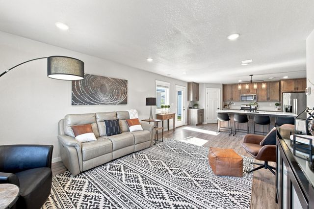 1102 LILAC Lane, Moorhead, MN 56560