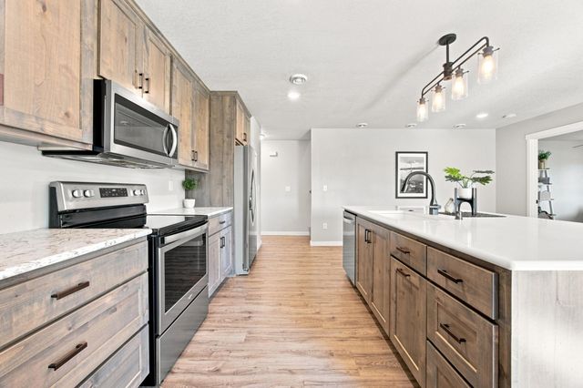 1102 LILAC Lane, Moorhead, MN 56560