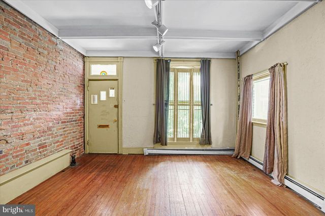 2104 LAKE AVE, Baltimore, MD 21218