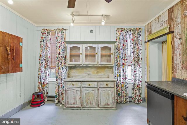 2104 LAKE AVE, Baltimore, MD 21218