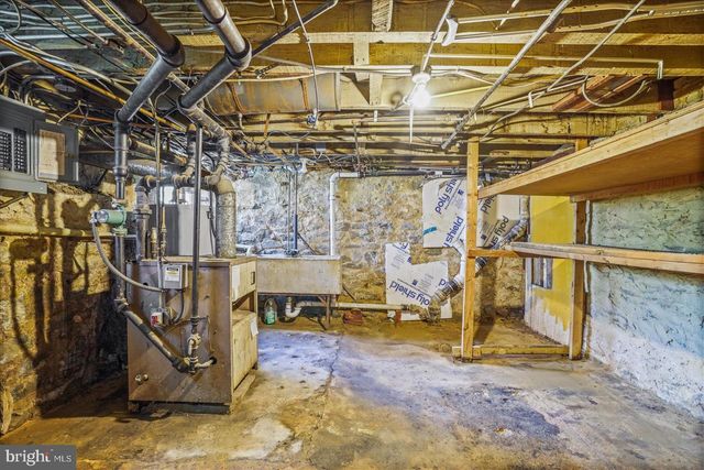 2104 LAKE AVE, Baltimore, MD 21218