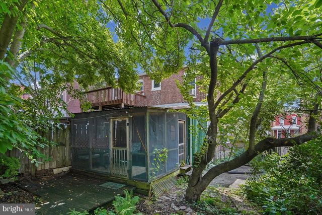 2104 LAKE AVE, Baltimore, MD 21218