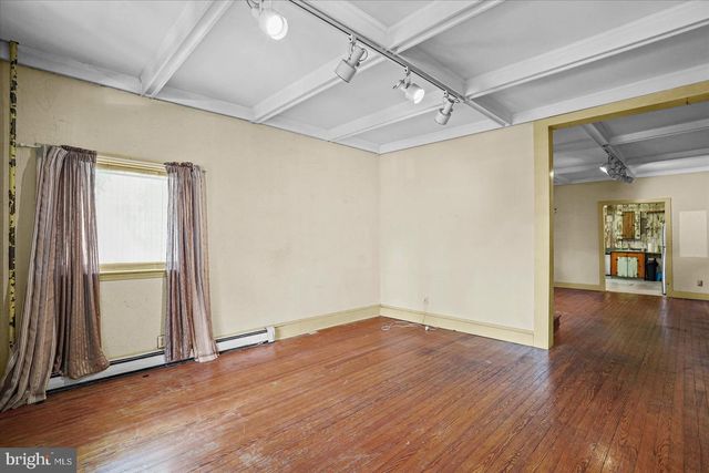 2104 LAKE AVE, Baltimore, MD 21218