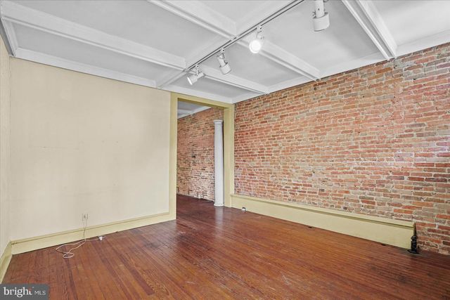 2104 LAKE AVE, Baltimore, MD 21218