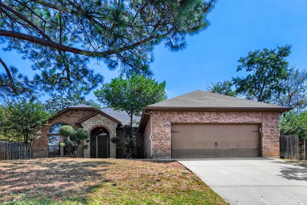 1104 Irwin Drive, Hurst, TX 76053 — exterior
