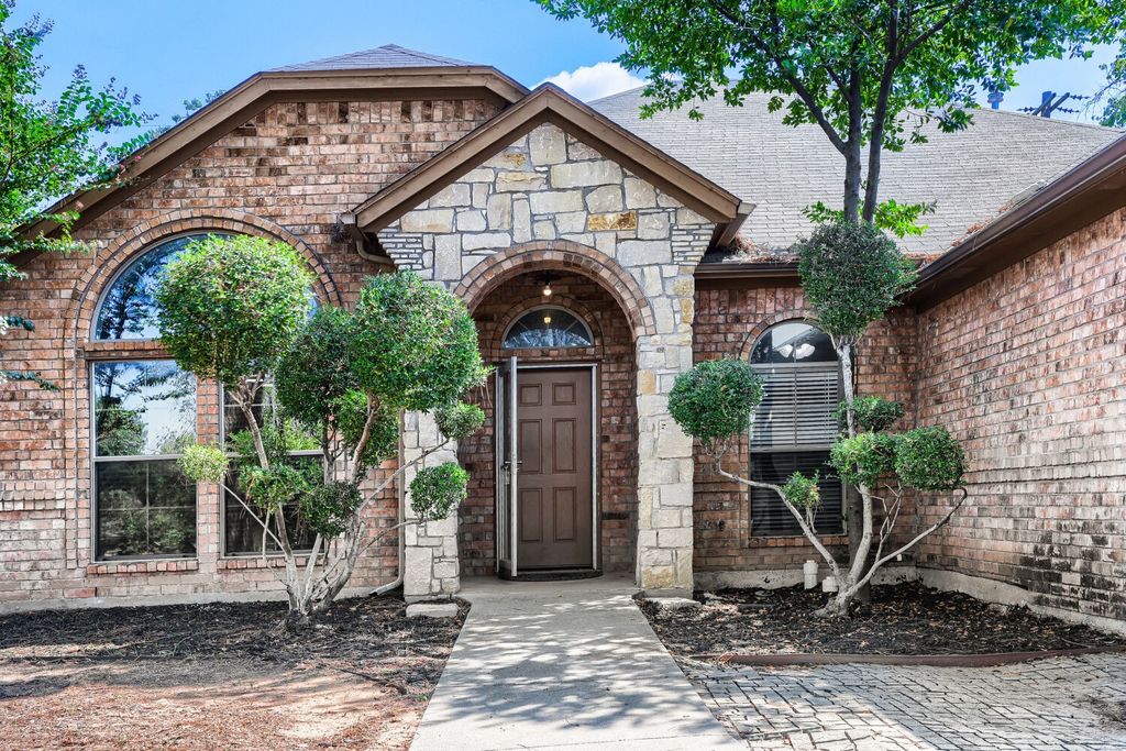 1104 Irwin Drive, Hurst, TX 76053 — photo 3