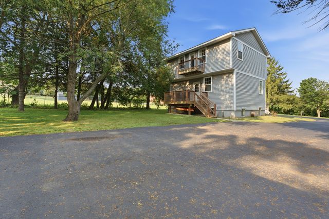 2408 N Spojnia Road N, Mchenry, IL 60050