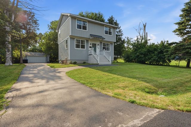 2408 N Spojnia Road N, Mchenry, IL 60050