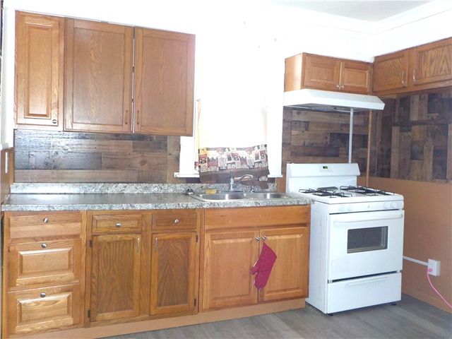 30 Churchlea Place, Rochester, NY 14611