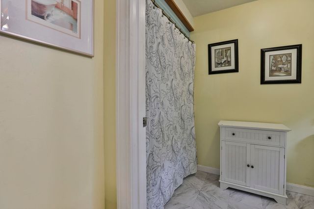 1520 Belmont Street, Manchester, NH 03104