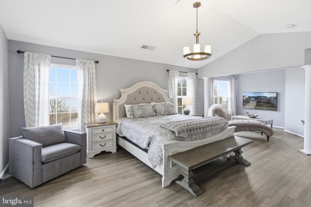 720 VISTA RIDGE DR NE, Leesburg, VA 20176