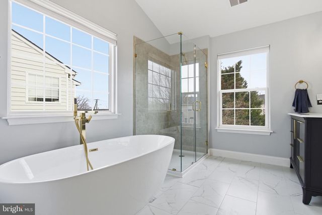 720 VISTA RIDGE DR NE, Leesburg, VA 20176