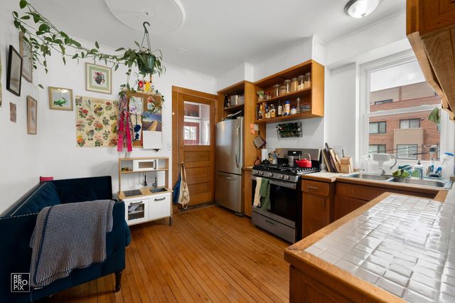 701 Reba Place, Evanston, IL 60202