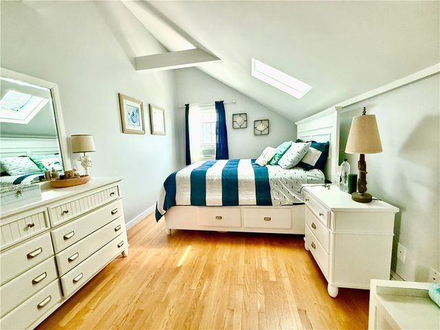 22 Dixon Street, Newport, RI 02840