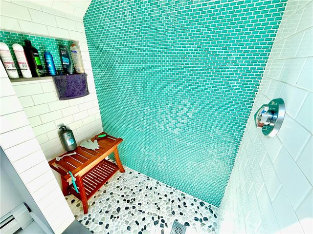 22 Dixon Street, Newport, RI 02840