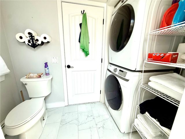 22 Dixon Street, Newport, RI 02840