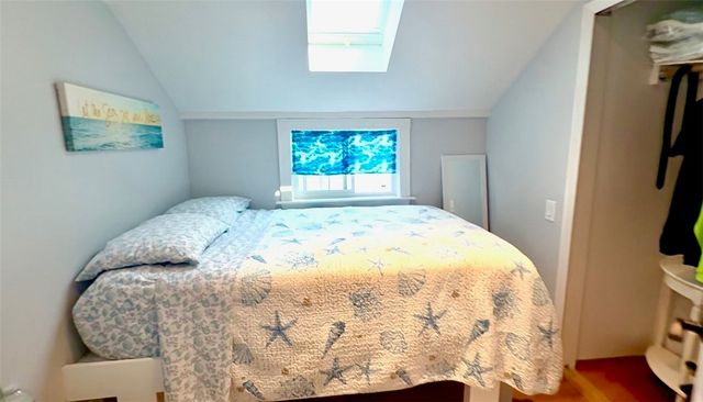 22 Dixon Street, Newport, RI 02840