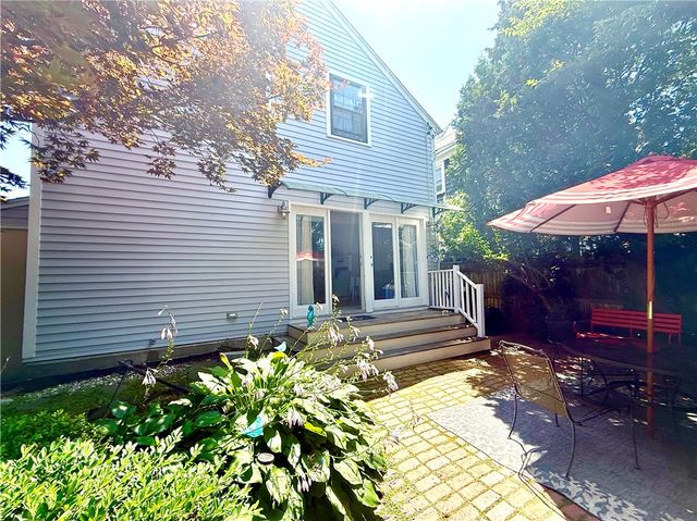 22 Dixon Street, Newport, RI 02840