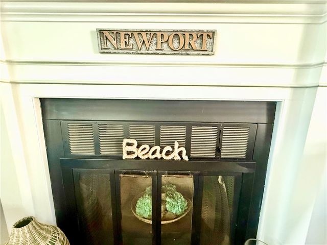 22 Dixon Street, Newport, RI 02840