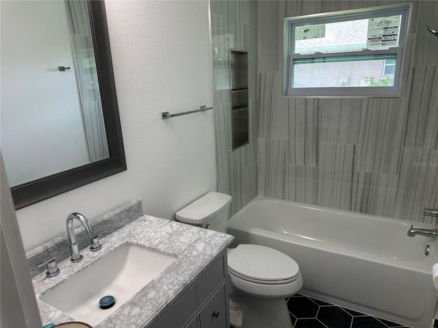 8808 44TH AVENUE DRIVE W, Bradenton, FL 34210