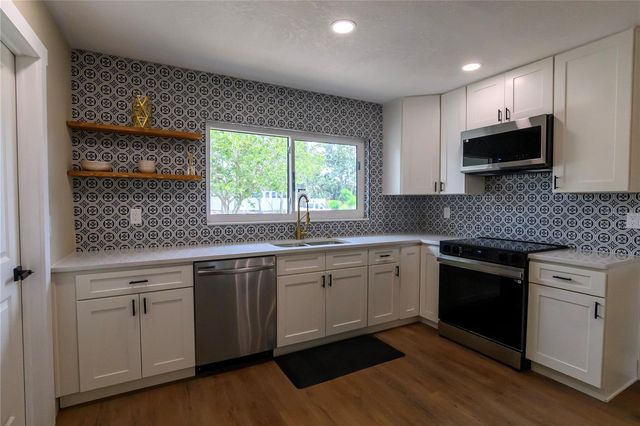 8808 44TH AVENUE DRIVE W, Bradenton, FL 34210