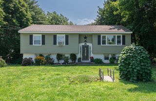 10 Lakeview Court, Poughkeepsie, NY 12603