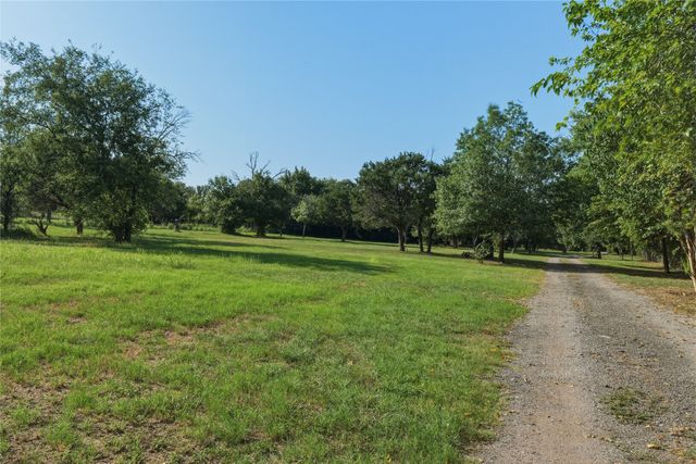 345 Karbo Lane, Weatherford, TX 76085