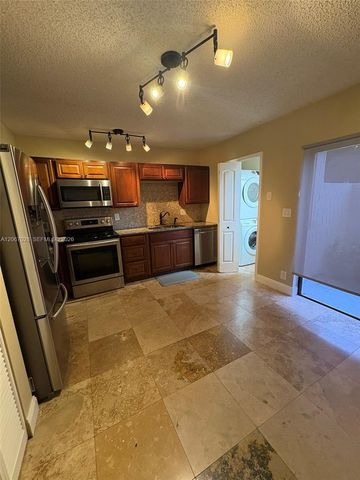 233 SE 11th Avenue 233, Pompano Beach, FL 33060