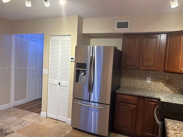 233 SE 11th Avenue 233, Pompano Beach, FL 33060
