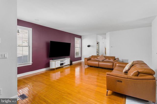 6 HULSE ST, Robbinsville, NJ 08691