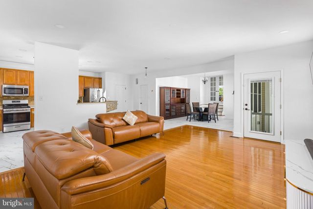 6 HULSE ST, Robbinsville, NJ 08691