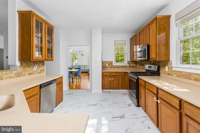 6 HULSE ST, Robbinsville, NJ 08691