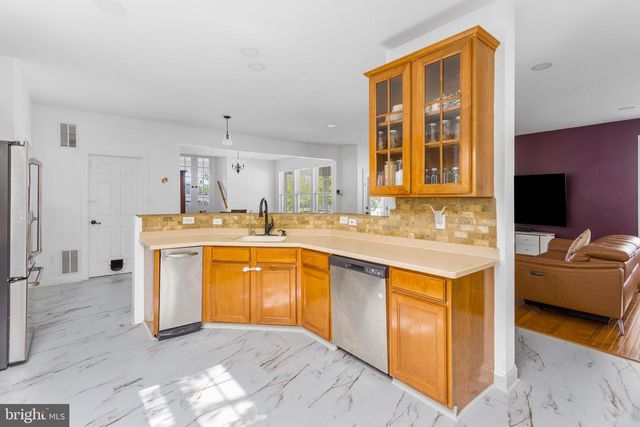6 HULSE ST, Robbinsville, NJ 08691