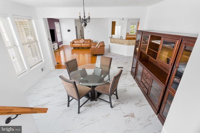 6 HULSE ST, Robbinsville, NJ 08691