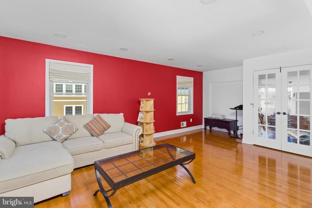 6 HULSE ST, Robbinsville, NJ 08691