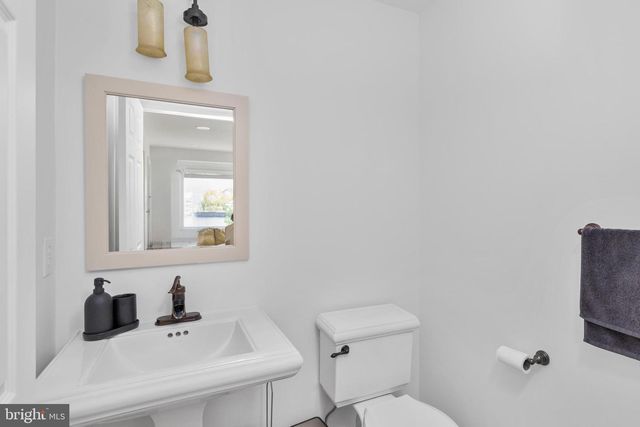 6 HULSE ST, Robbinsville, NJ 08691