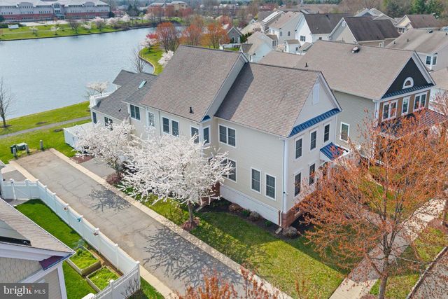 6 HULSE ST, Robbinsville, NJ 08691