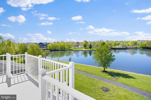 6 HULSE ST, Robbinsville, NJ 08691