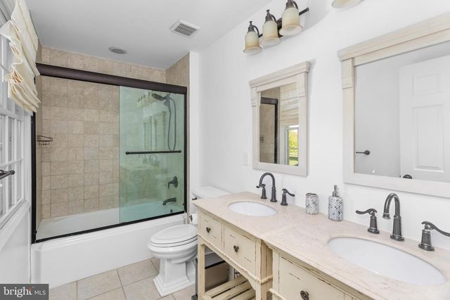 6 HULSE ST, Robbinsville, NJ 08691
