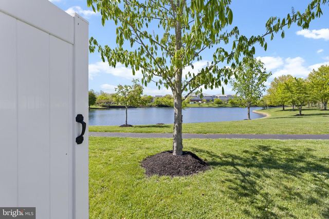6 HULSE ST, Robbinsville, NJ 08691