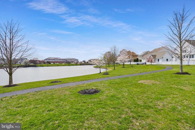 6 HULSE ST, Robbinsville, NJ 08691