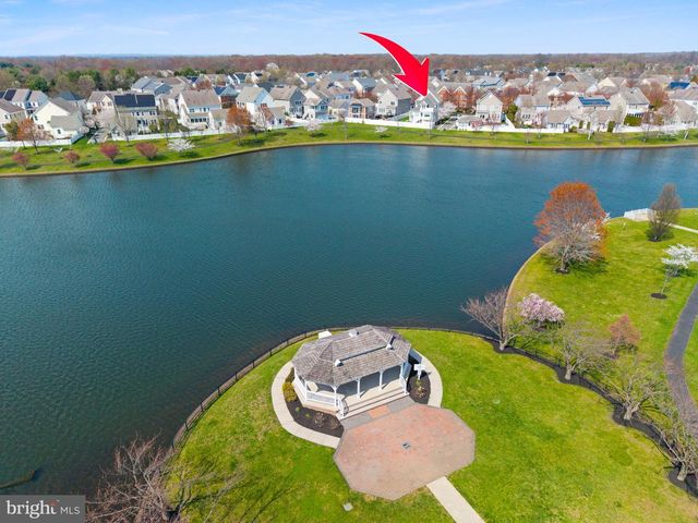 6 HULSE ST, Robbinsville, NJ 08691