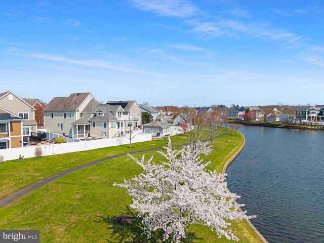 6 HULSE ST, Robbinsville, NJ 08691